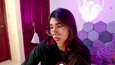 Snapshot of desireduo_tgn chatting on February 2025 05:47:02 PM TORI AND MR. BEAR online show from February 2025 05:47:02 PM