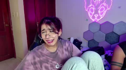 Snapshot of desireduo_tgn chatting on February 2025 12:55:02 PM TORI AND MR. BEAR online show from February 2025 12:55:02 PM