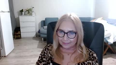 S O F I A online show from January 2025 02:57:01 PM