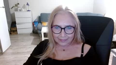 S O F I A online show from February 2025 06:38:01 PM