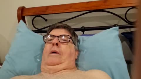 Desmon1958 online show from April 2026 08:31:01 PM