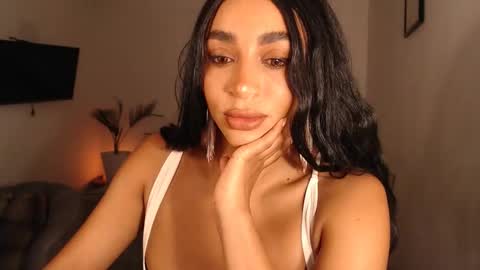 Destinne Mill online show from December 2025 10:24:02 AM