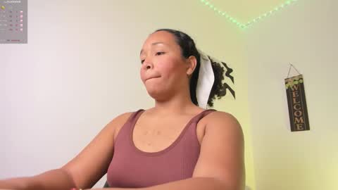 desty_y online show from October 2025 01:47:02 AM