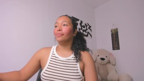 Snapshot of desty_y chatting on April 2026 04:02:02 AM desty_y online show from April 2026 04:02:02 AM