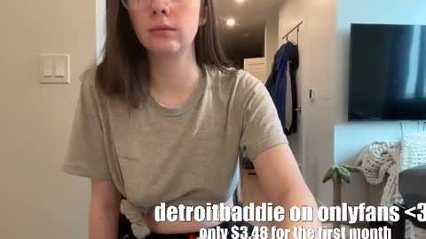 Snapshot of detroitbaddie chatting on February 2025 03:26:01 PM detroitbaddie online show from February 2025 03:26:01 PM