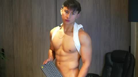 Snapshot of deus_belli chatting on June 2026 01:58:02 PM Deus Belli online show from June 2026 01:58:02 PM
