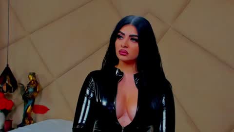 Snapshot of devashaqueen chatting on December 2024 12:00:02 PM Devasha online show from December 2024 12:00:02 PM