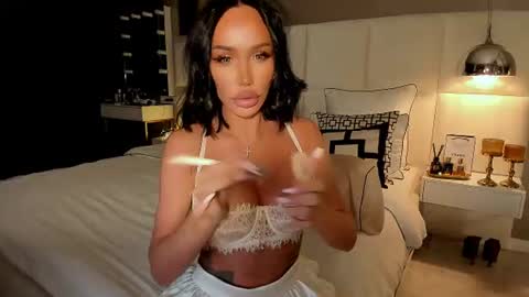 Snapshot of devil_bby chatting on June 2026 08:27:01 AM Devil bb online show from June 2026 08:27:01 AM