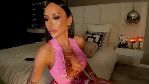 Snapshot of devil_bby chatting on July 2026 10:39:01 AM Devil bb online show from July 2026 10:39:01 AM