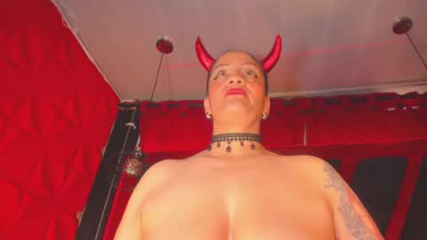 devil_taylorx online show from September 2025 02:32:01 PM
