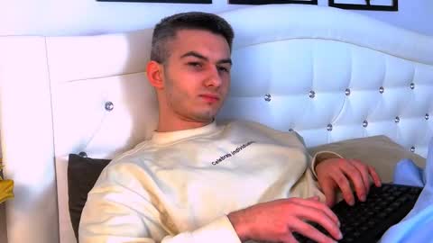 devin_ho online show from February 2025 10:25:01 PM