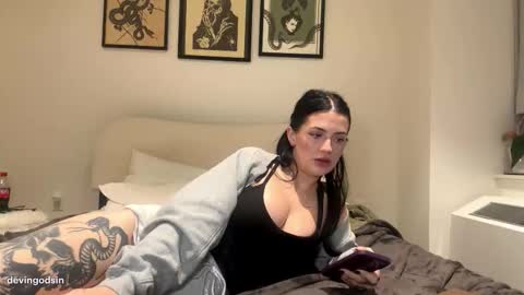 Devin online show from December 2025 11:54:01 PM