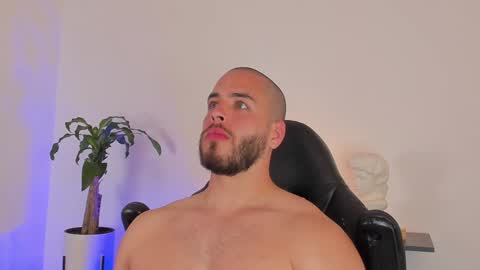 Snapshot of devoncollins chatting on December 2024 12:09:02 AM Devon Collins Independent model online show from December 2024 12:09:02 AM
