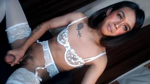 Snapshot of devoncummer chatting on January 2025 05:42:02 PM rhiane online show from January 2025 05:42:02 PM