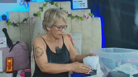 Devora online show from January 2026 06:21:01 PM