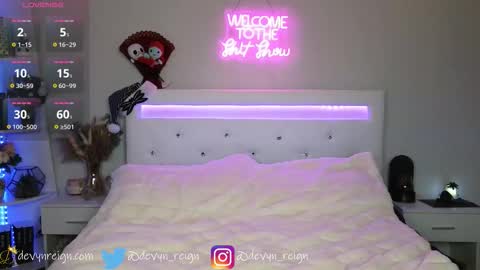 Snapshot of devynreign chatting on November 2025 06:22:01 AM Devyn Reign online show from November 2025 06:22:01 AM