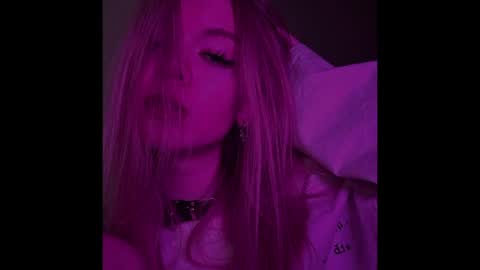 Snapshot of dewdropdoll chatting on April 2026 09:40:02 AM dewdropdoll online show from April 2026 09:40:02 AM