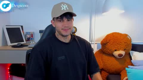 JULIAN online show from February 2025 10:25:01 PM