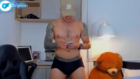 JULIAN online show from February 2025 02:18:01 AM