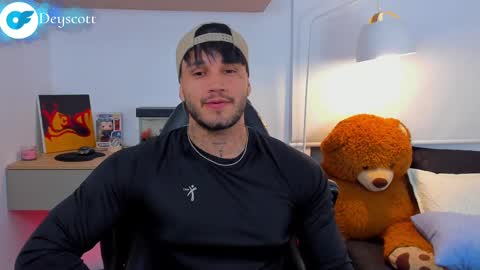 JULIAN online show from March 2025 01:05:01 AM