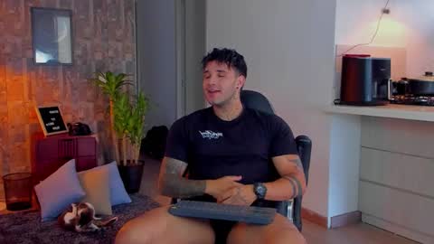 JULIAN online show from November 2025 08:47:01 PM