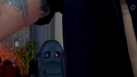 JULIAN online show from November 2025 10:14:01 PM