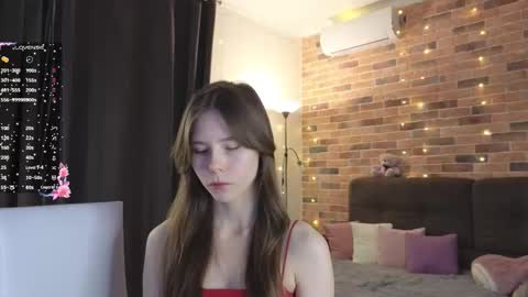 Kira online show from November 2025 05:03:01 PM