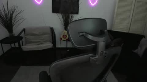 Dia online show from February 2026 07:34:01 PM