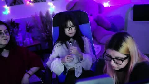 Dia online show from March 2026 07:16:02 PM