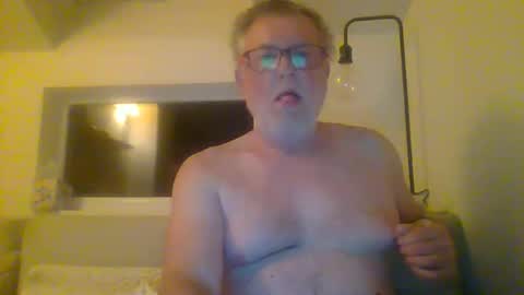 dial76 online show from March 2025 03:05:02 AM