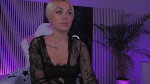 Thea online show from November 2025 07:34:02 PM