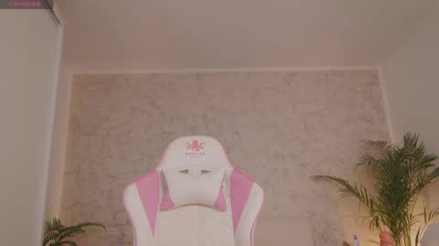 Snapshot of diamond_ava_ chatting on April 2026 03:12:01 PM Thea online show from April 2026 03:12:01 PM