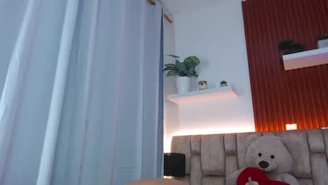 diamond_canela online show from December 2024 03:05:02 AM