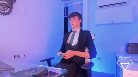 Diamond online show from November 2025 03:45:02 AM