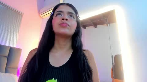 Snapshot of diamond_sweet0 chatting on May 2026 02:41:01 AM Diamond online show from May 2026 02:41:01 AM