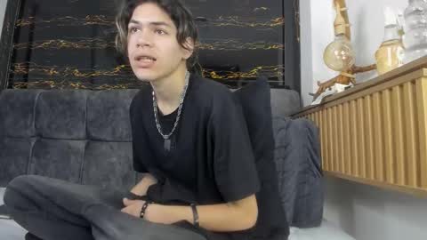 Snapshot of diamond_twink chatting on February 2026 03:09:01 PM diamond_twink online show from February 2026 03:09:01 PM