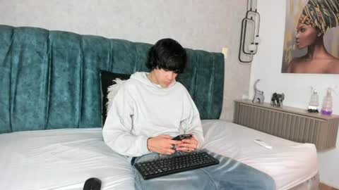 Snapshot of diamond_twink chatting on June 2026 02:21:01 PM diamond_twink online show from June 2026 02:21:01 PM