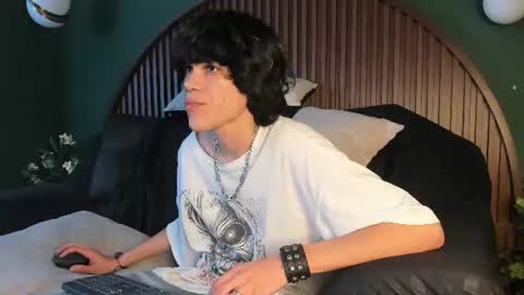 Snapshot of diamond_twink chatting on July 2026 09:13:01 AM diamond_twink online show from July 2026 09:13:01 AM