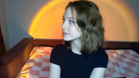 Mila online show from October 2025 01:29:02 PM