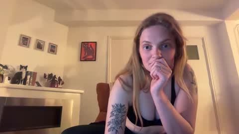 diamonddenisax online show from April 2026 07:51:01 PM