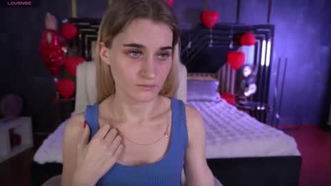 DiamondNina online show from February 2026 08:40:01 PM