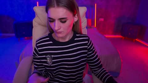 DiamondNina online show from April 2026 08:09:02 PM