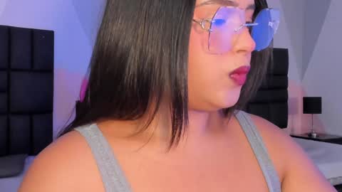 Snapshot of diana_clarck chatting on December 2024 02:04:01 AM Diana Tamayo online show from December 2024 02:04:01 AM