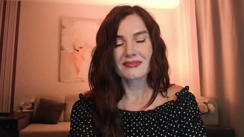 Diana DeLua online show from September 2025 04:45:02 PM