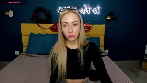 Snapshot of diana_garrett chatting on December 2024 08:51:02 AM Diana online show from December 2024 08:51:02 AM