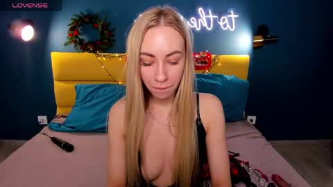 Snapshot of diana_garrett chatting on December 2024 09:03:01 AM Diana online show from December 2024 09:03:01 AM