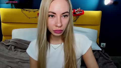 Snapshot of diana_garrett chatting on December 2024 01:45:01 AM Diana online show from December 2024 01:45:01 AM