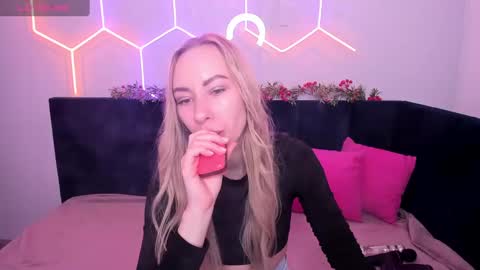 Snapshot of diana_garrett chatting on December 2024 01:56:01 AM Diana online show from December 2024 01:56:01 AM