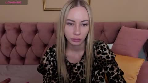 Snapshot of diana_garrett chatting on February 2025 01:35:01 AM Diana online show from February 2025 01:35:01 AM