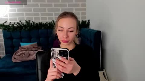 Diana  online show from December 2025 01:23:02 AM